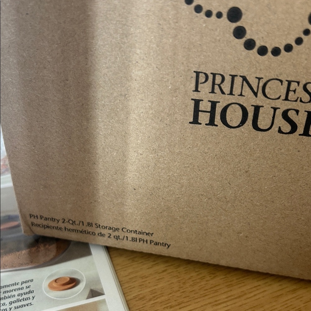 Princess House Black and Clear Food Storage Container - Picture 2 of 2